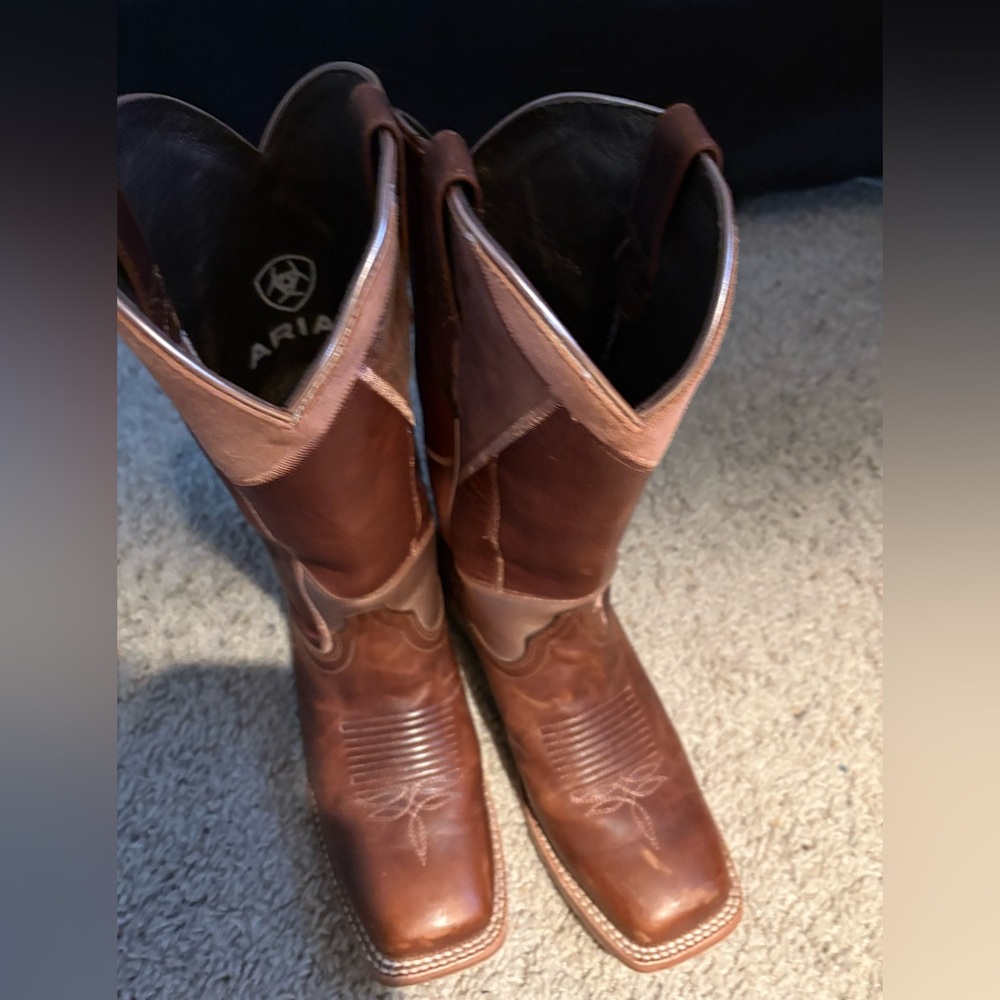 Ariat Chestnut Western Boots